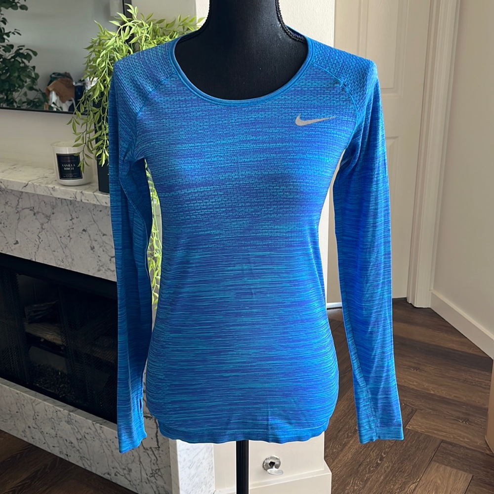 Nike dry-fit top